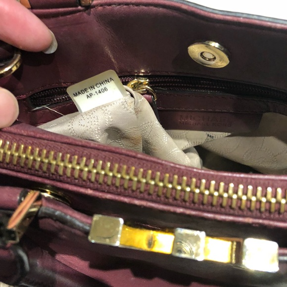 ❌ SOLD ❌ Micheal Kors Leather Purse - Picture 7 of 8